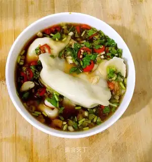 Sour soup dumplings