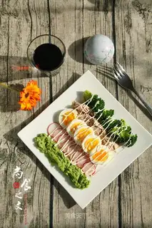 Orchid egg tuna salad