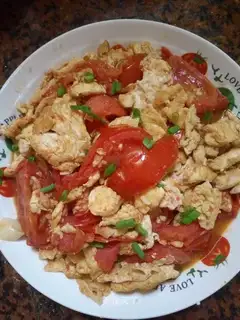 Scrambled eggs for quick tomatoes