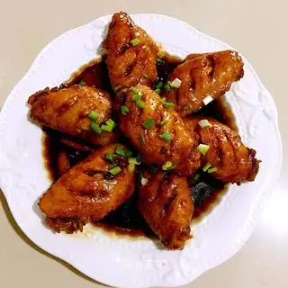 Red chicken wings
