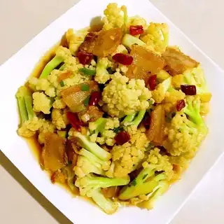 A pot of casserole
