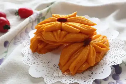 Pumpkin Lotus roll