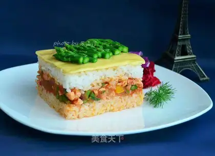 A salmon rice sandwich