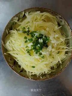 Sesame sauce cools potatoes