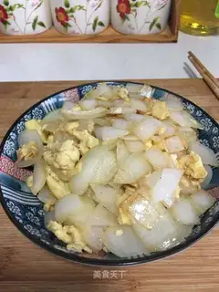 Onion fried eggs
