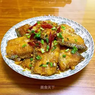 Red-fried fish