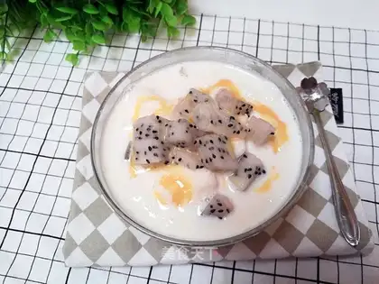 Flaming Dragon Fruit makes ice cream