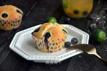 Blueberry macaroni