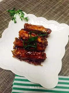 Honey's sucking on chicken wings