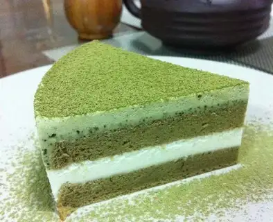 Tea mousse cake
