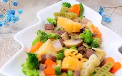 Vegetable fried traffic noodles
