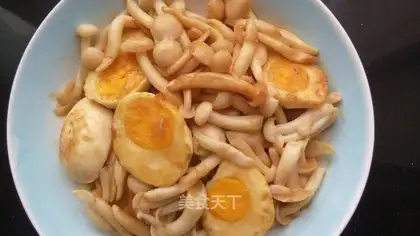 Crab mushrooms and eggs