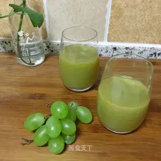 Honey grape juice