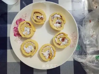 Cake rolls of meat