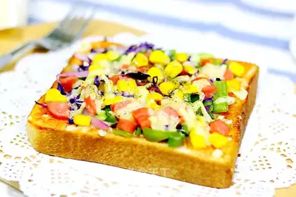 Quick-hand toast pizza