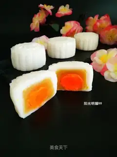 Lian Ying's yolk mooncake