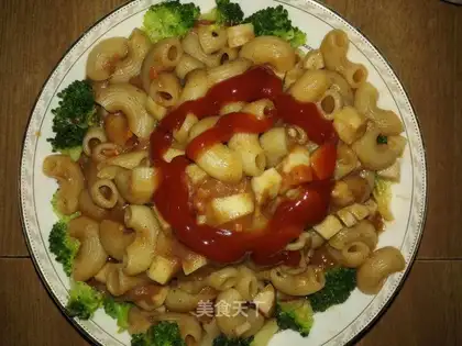 She's got macaroni