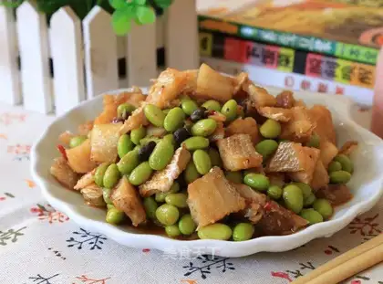 Salted yellow fish fried beans