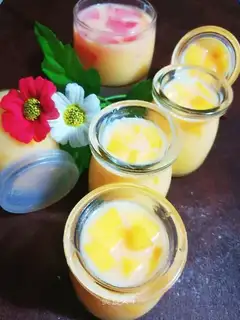 Mango, pecan pudding