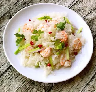 A silver ear salad for Thai shrimp