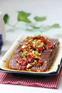 Pepper chopping duck blood