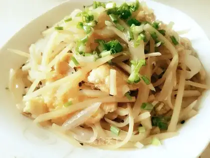 Potato onion fried eggs