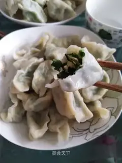 Cream eggs, shrimp dumplings