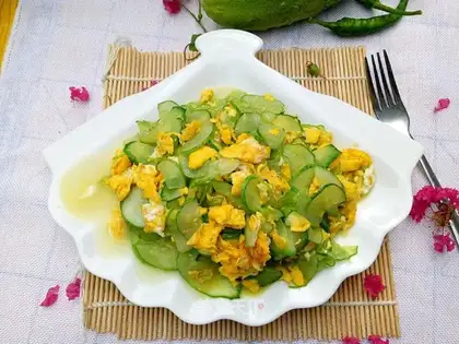 cucumber fried eggs