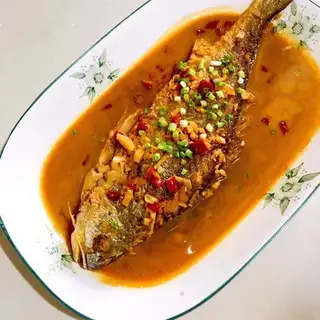 Red-burned yellow fish