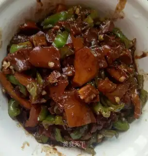 Pepper mushrooms, meat skin