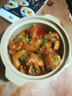 Spicy pig hoof