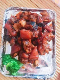 Red-hot pig-hot fish