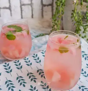 Peaches and iced drinks