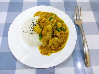Curry chicken