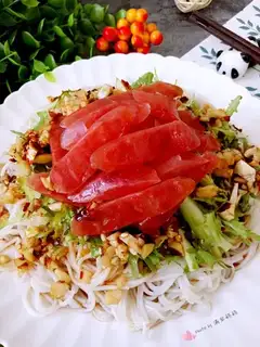 A chrysanthemum sausage