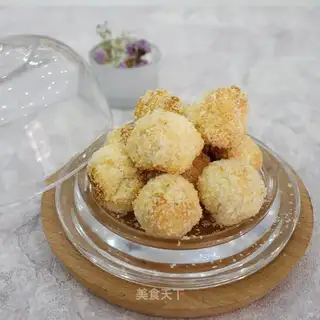 Protein coconut ball
