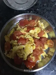 Tomato fried eggs