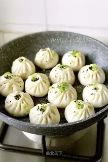 Shrimp pork buns