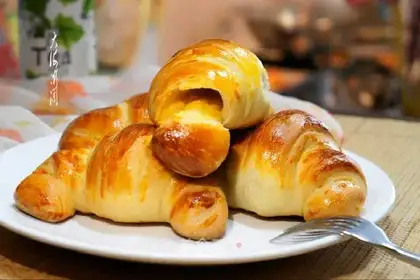 Cheese croissant