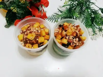 Ice cream toast cups