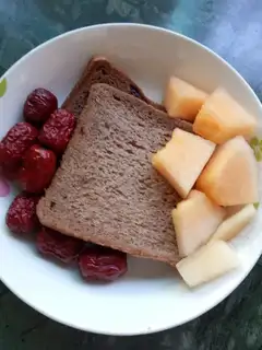 Toast red-tree melon