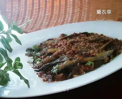 The brand-new pig with the eggplant