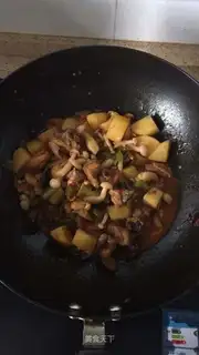 Little mushroom chicken leg stew
