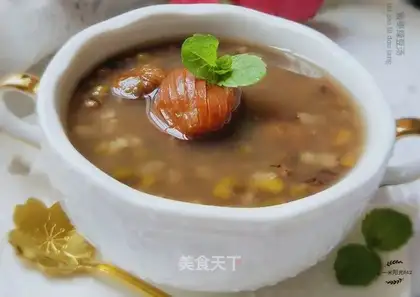 Gold and honey and green bean soup
