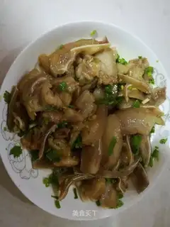 Smash the pig's ears