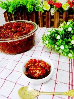 Homemade chili sauce