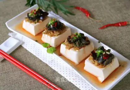 Eggs and tofu