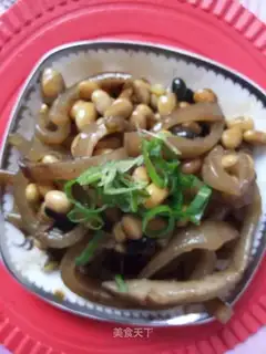 Twin bean sprouts, pork skin