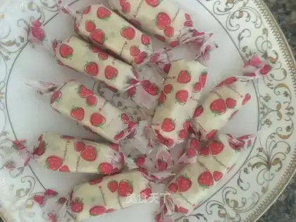 Peanut-cracker