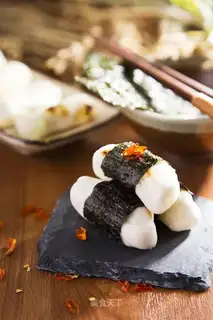 Seaweed baked pastry